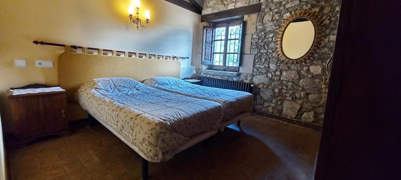 Вілла Castell De Llaes Екстер'єр фото